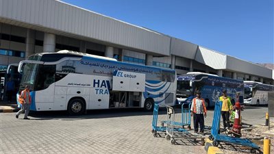 مغادرة الفوج الخامس لحجاج البر ميناء نويبع.. وارتفاع العدد لـ2037 حاجًا |صور