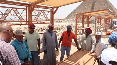 الجيزة تتابع انتظام عمل الباعة وأصحاب الخيل بمنطقة الهرم الأثرية