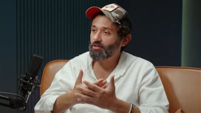 كريم محمود عبد العزيز يكشف كواليس لقاء لا يُنسى مع