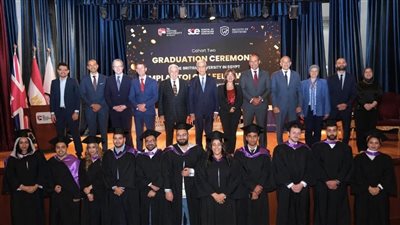 الجامعة البريطانية تحتفل بتخرج الدفعة الثانية من برنامج زمالة زراعة الأسنان 