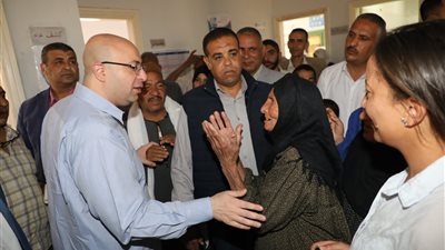 محافظ بني سويف يوجه بحلول لمشكلات أهالي نعيم ويتفقد منظومة العمل 