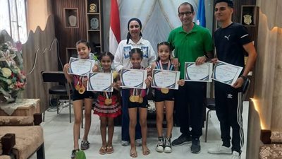 الشباب والرياضة بالسويس تكرّم بطلات الجمباز وتتفقد مركز شباب المدينة