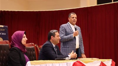 قبل الامتحانات.. محافظ دمياط يلتقي رؤساء لجان الشهادة الإعدادية في دمياط |صور