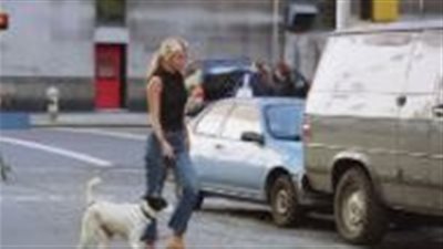 لماذا لا يزال عالم الموضة مهووسًا بكارولين بيسيت كينيدي؟