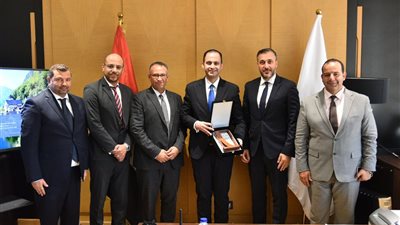 وزير الصحة يبحث مع مسئولي شركة HP التعاون في تطوير البنية المعلوماتية للمنشآت