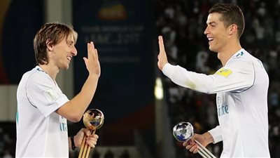 نهاية حقبة ذهبية.. كريستيانو رونالدو يودع مودريتش برسالة مؤثرة