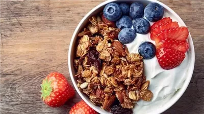 اكتشف 3 وصفات لـ الفطور الصحي الذيذ سريع التحضير.. لتبدأ يومك بنشاط!