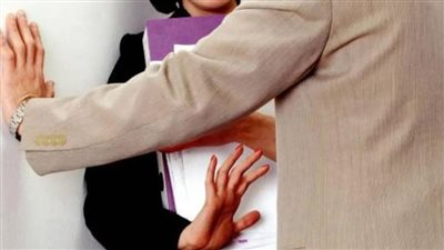 مدرس يتحرش بتلميذته.. ماذا قالت والدة الطالبة وشهود العيان في التحقيقات؟