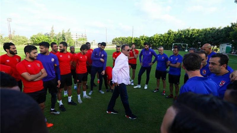 محمود الخطيب ولاعبي