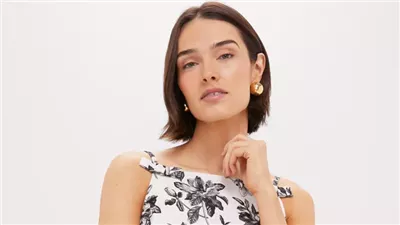 فساتين الصيف 2025.. عودة إلى أناقة الستينات بلمسة عصرية