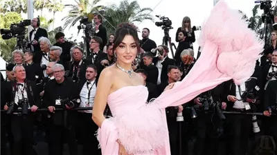 بالصور.. هاندي إرتشيل تتألق بفستان رائع فى مهرجان كان 2025