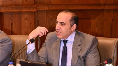  محمود فوزي يعلن موافقة الحكومة على مشروع قانون مجلس الشيوخ المقترح