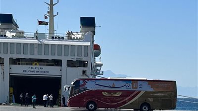 على متن العبارة 