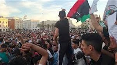 طرابلس تحتشد.. عشرات الآلاف يطالبون برحيل الدبيبة وإنهاء حكومة الوحدة