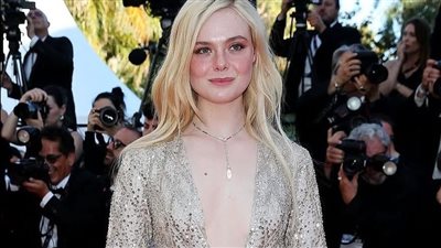 إيل فانينغ تخطف الأنظار على سجادة 