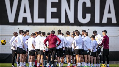 صراع إنجليزي ألماني مشتعل على ضم جوهرة فالنسيا الإسباني