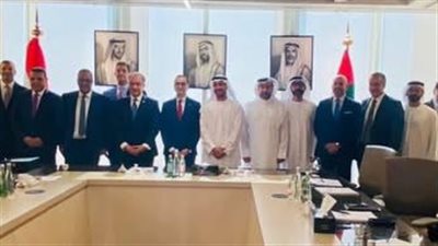  وزير الاستثمار يبحث مع مجموعة أبوظبي للطيران فرص التعاون في الطيران والعقارات