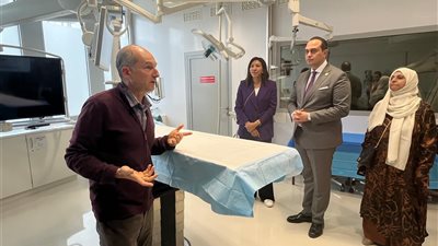 رئيس هيئة الرعاية الصحية يزور مستشفيات جامعة جنيف والمؤسسة السويسرية