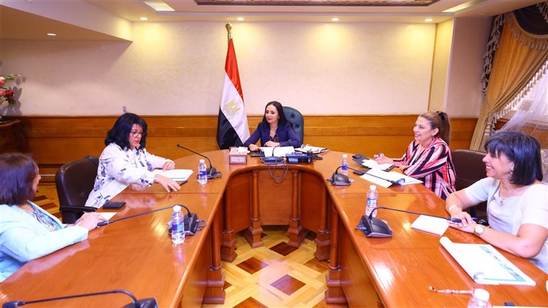 وزيرة التضامن تبحث