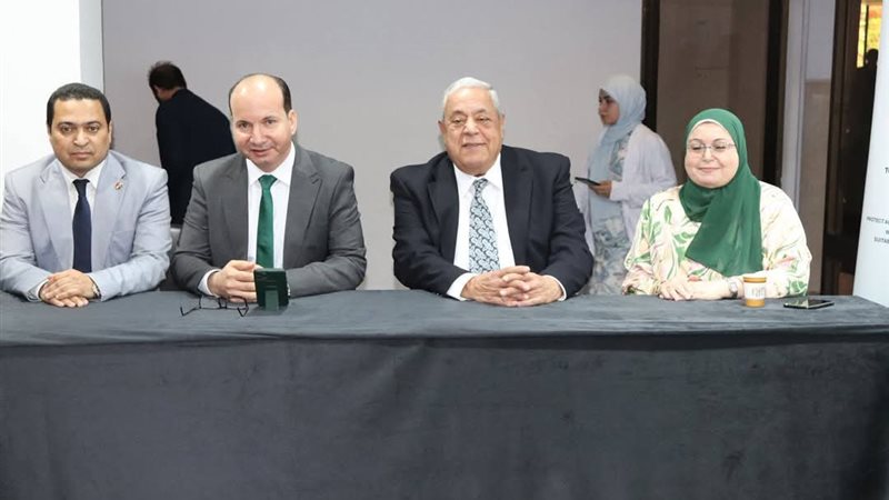 الدكتور حمودة الجزار