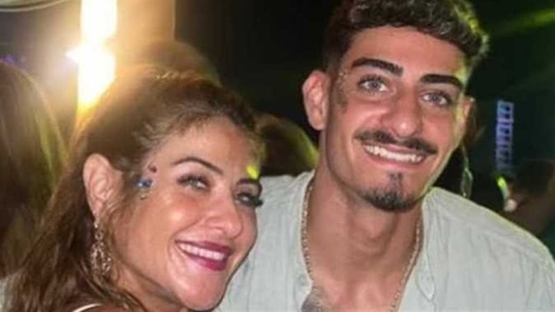 هيدي كرم ونجلها