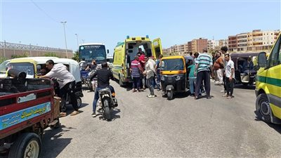 كانوا رايحين الإمتحان.. إصابة 4 تلاميذ فى حادث تصادم سيارة بالدقهلية 