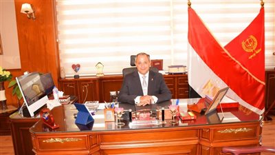 محافظ بورسعيد يهنئ المعلمين المقبولين بالدفعة الثالثة من مسابقة الـ30 ألف معلم