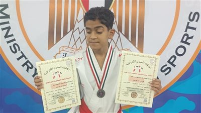 أمير الظلام.. علي محمد: بصير السويس الذي يعزف بالحلم وينتصر بالإرادة