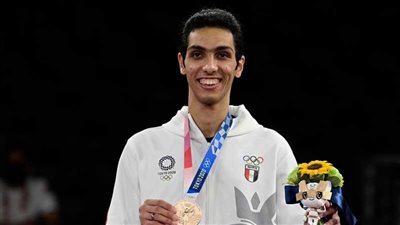 سيف عيسي يقود الشباب السعودي للفوز بفضية بطولة الفرق بالسعودية