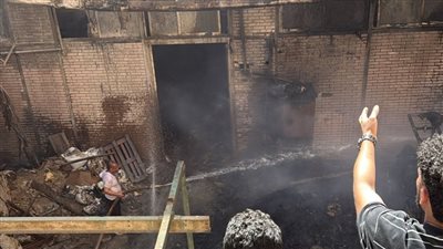 اندلاع حريق هائل بشركة طنطا الزيوت والصابون في المحلة الكبرى