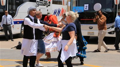 مطار مطروح الدولي يستقبل أولى الرحلات السياحية القادمة من دولة بولندا |صور