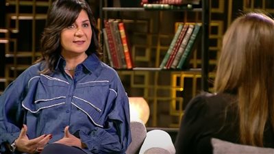 ما هو اضطراب الانفصام العقلي الذي أعلنت نبيلة مكرم إصابة ابنها به؟