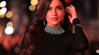 الأسود كلمة السر في إطلالات ياسمين عز بعد حلقة عبد الواحد السيد