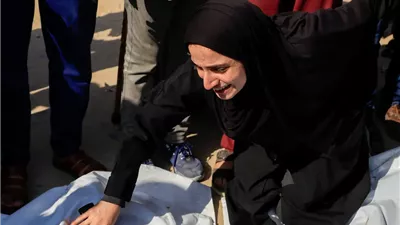 معاناة أم وزوجة وطبيبة... تفاصيل حكاية آلاء النجار من مستشفى التحرير فى فلسطين