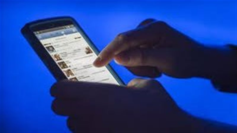 تصفح مواقع التواصل
