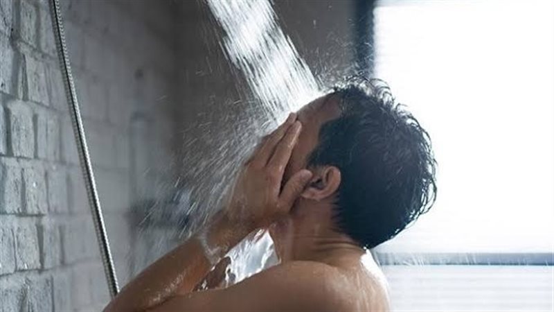 غسل الأذنين أثناء