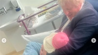 بوريس جونسون يستقبل طفلته الرابعة من زوجته كاري |صور