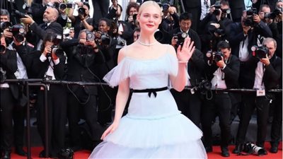 إيل فانينغ بإطلالة كلاسيكية من الأزرق السماوي في ختام