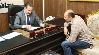 محافظ المنوفية يقرر صرف مساعدات مالية عاجلة ومواد غذائية للحالات الإنسانية