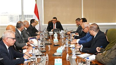 وزير الإسكان يوجه بحصر أراضي هيئة المجتمعات العمرانية لتطوير خطط التنمية