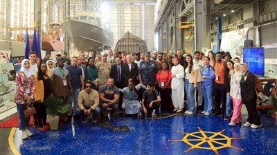  القوات المسلحة تنظم زيارات ميدانية لوفد من الشباب المصرى والأجنبى 