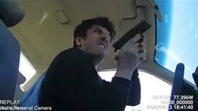 سائق غاضب يفتح النارعلى