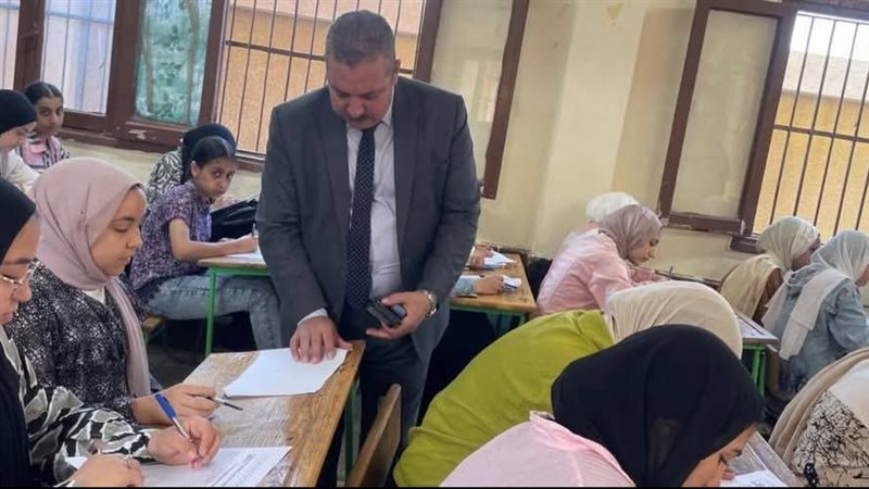 مدير إدارة بنها التعليمية