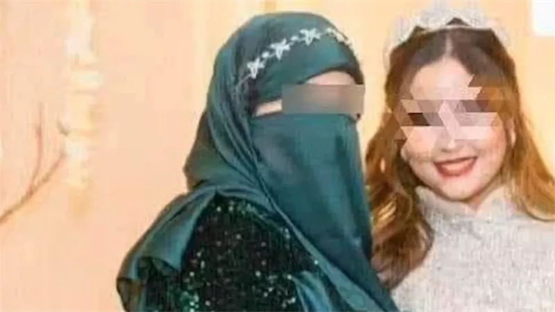 القاتلة وأمها