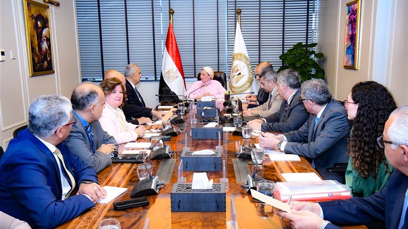 وزيرة البيئة