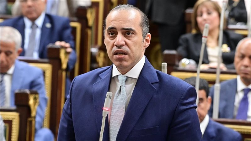 علق المستشار محمود