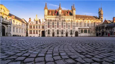 مدينة أوروبية تطالب السياح بعدم سرقة أحجار الشوارع التاريخية