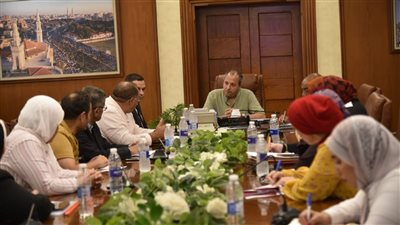 محافظ بورسعيد يوجه بوضع حلول عاجلة للقضاء على مشكلات الصرف الصحي