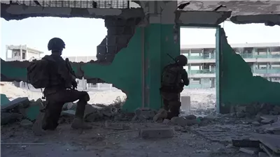 جيش الاحتلال يسيطر على 77% من غزة واستشهاد العشرات بينهم صحفي وقائد مدني