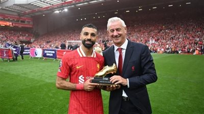 فى ليلة التتويج .  أسطورة ليفربول : من الذى لا يحب محمد صلاح 